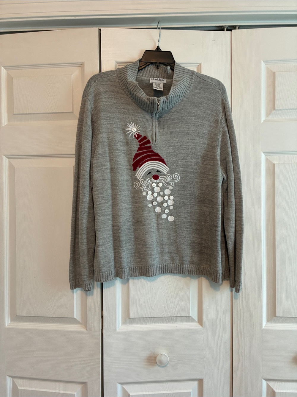NorthStyle Gray Knit Sweater with Red and White Santa Motif